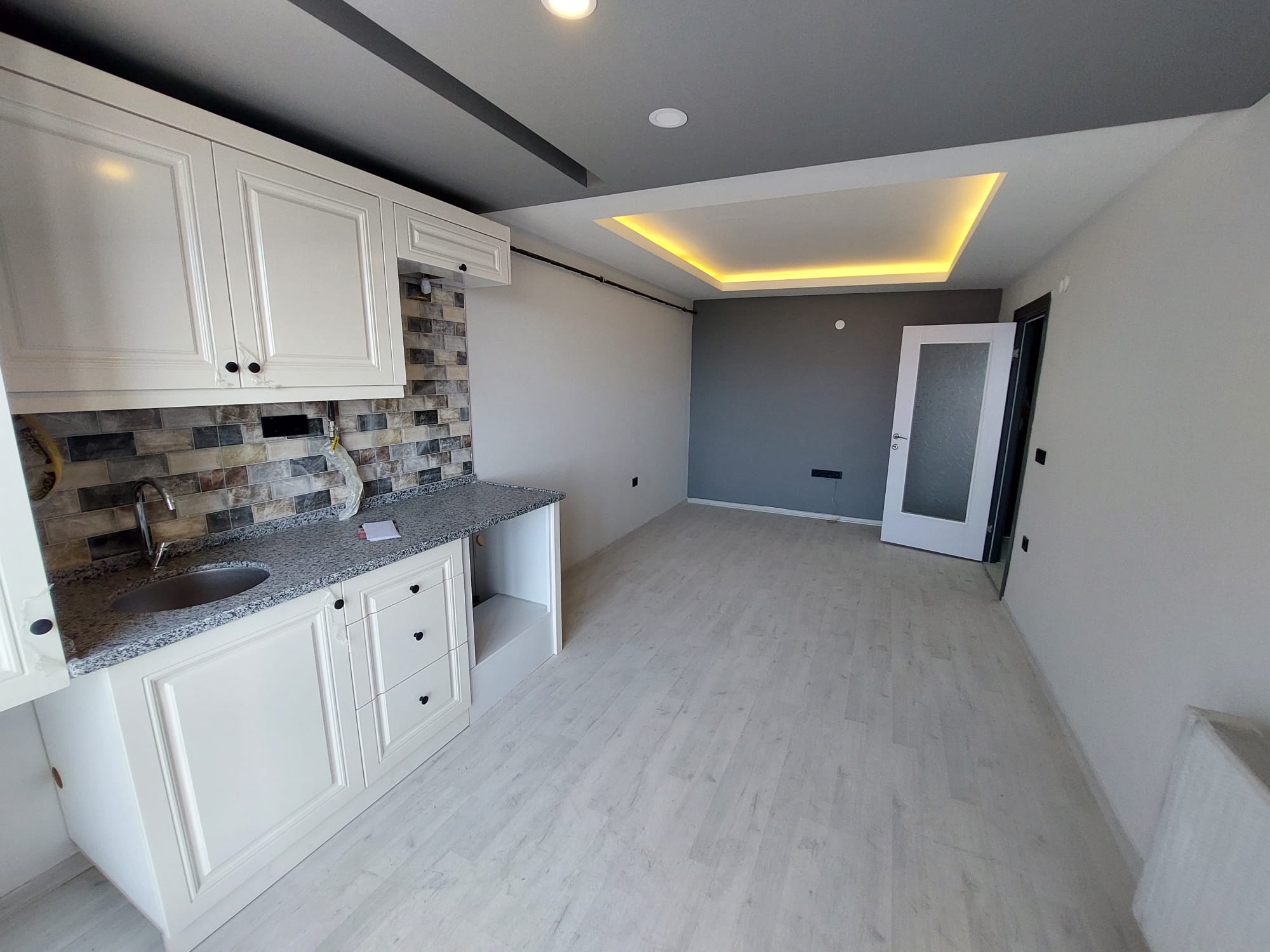 CUMHURİYET MAHALLESİ ARİS CİTY SİTESİNDE SATILIK 2+1  DAİRE
